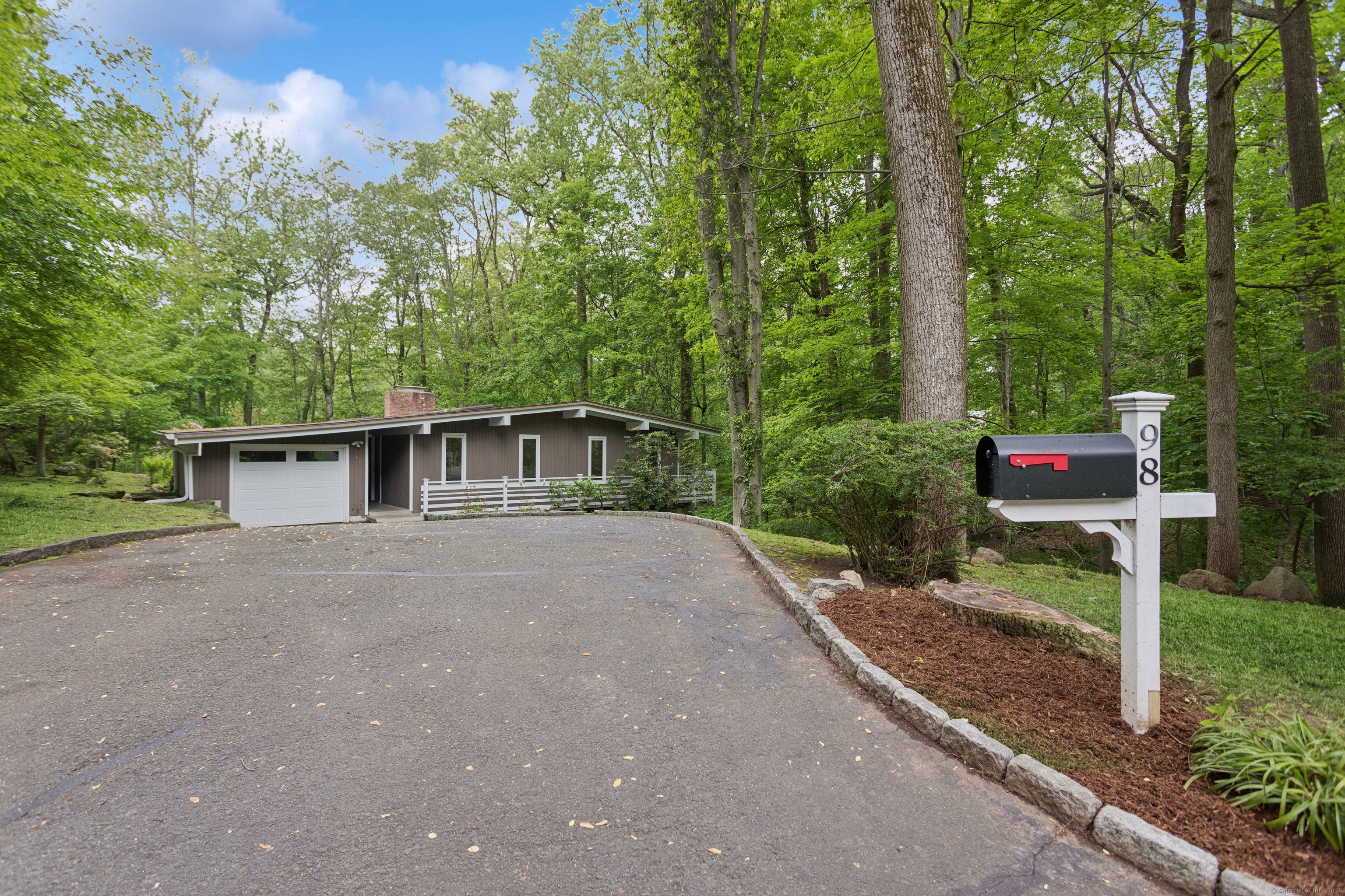 Rental Property at East Lane, Stamford, Connecticut - Bedrooms: 3 
Bathrooms: 3 
Rooms: 9  - $5,900 MO.