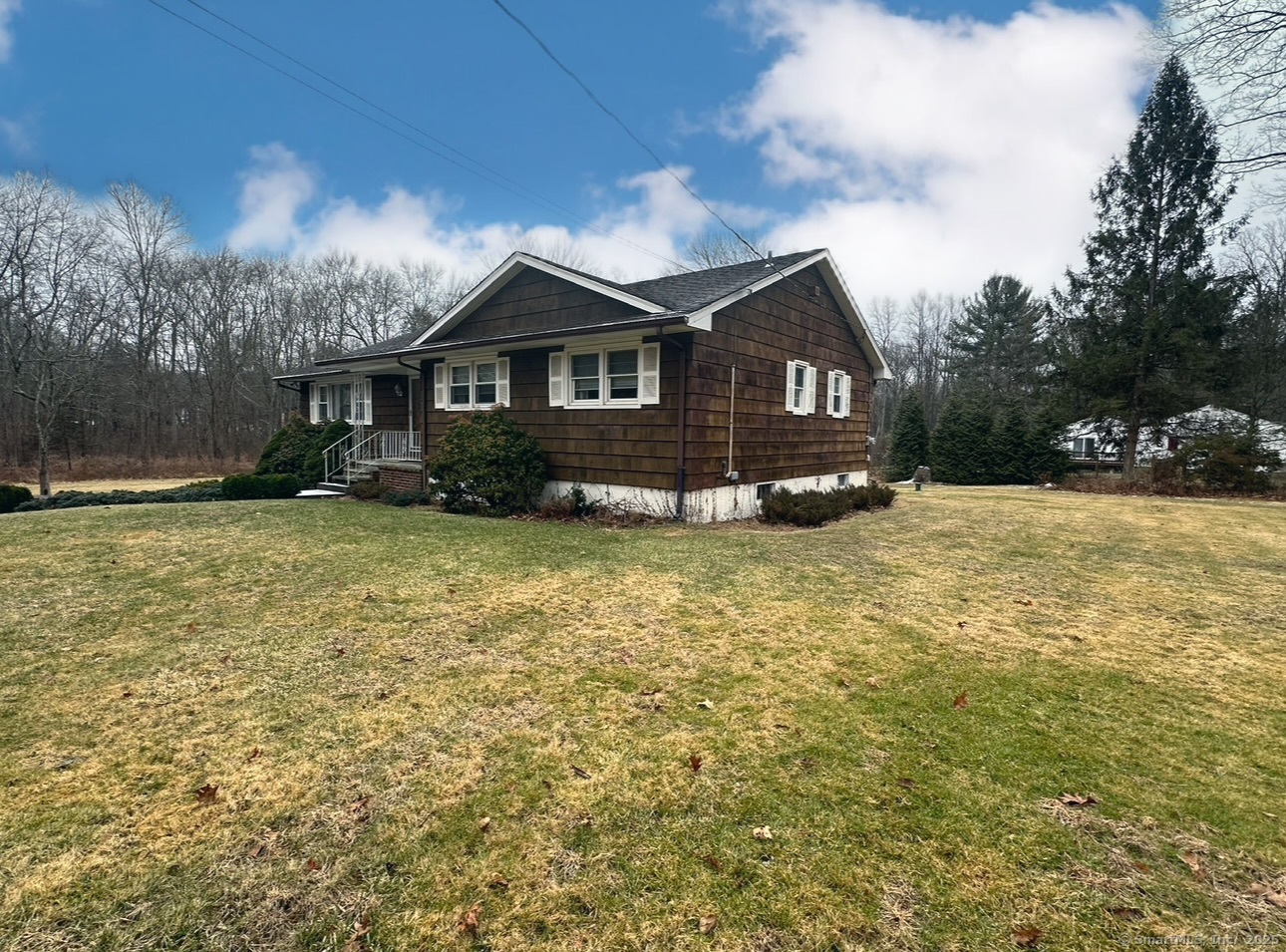 74 Ansonia Road, Woodbridge, Connecticut - 3 Bedrooms  
2 Bathrooms  
7 Rooms - 