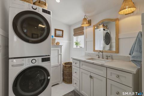 Tiny photo for 6 Orchard Street, East Lyme, CT 06357 (MLS # 24160157)