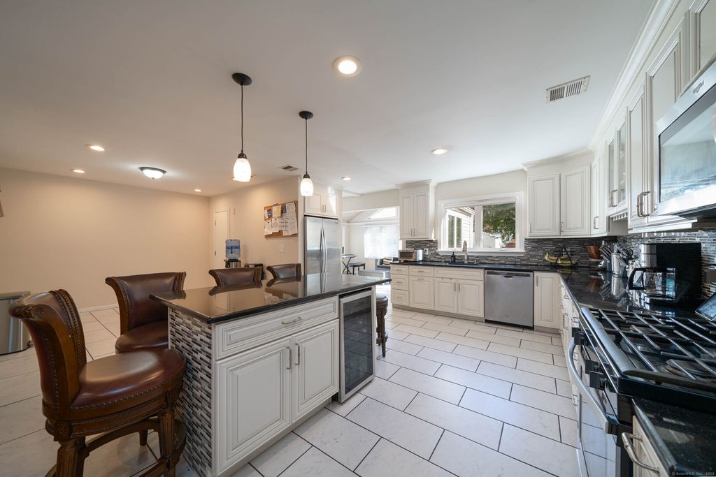 Photo of 36 Ford Street, Hamden, CT 06517 (MLS # 24135529)