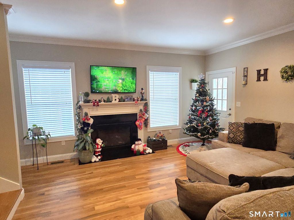 Photo of 30 Brookview Circle #30, Bristol, CT 06010 (MLS # 24146245)