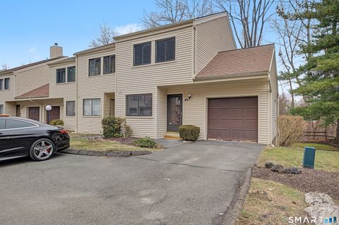 Condo For Sale - 49 Deer Run #49<br/> Bethel, CT 06801