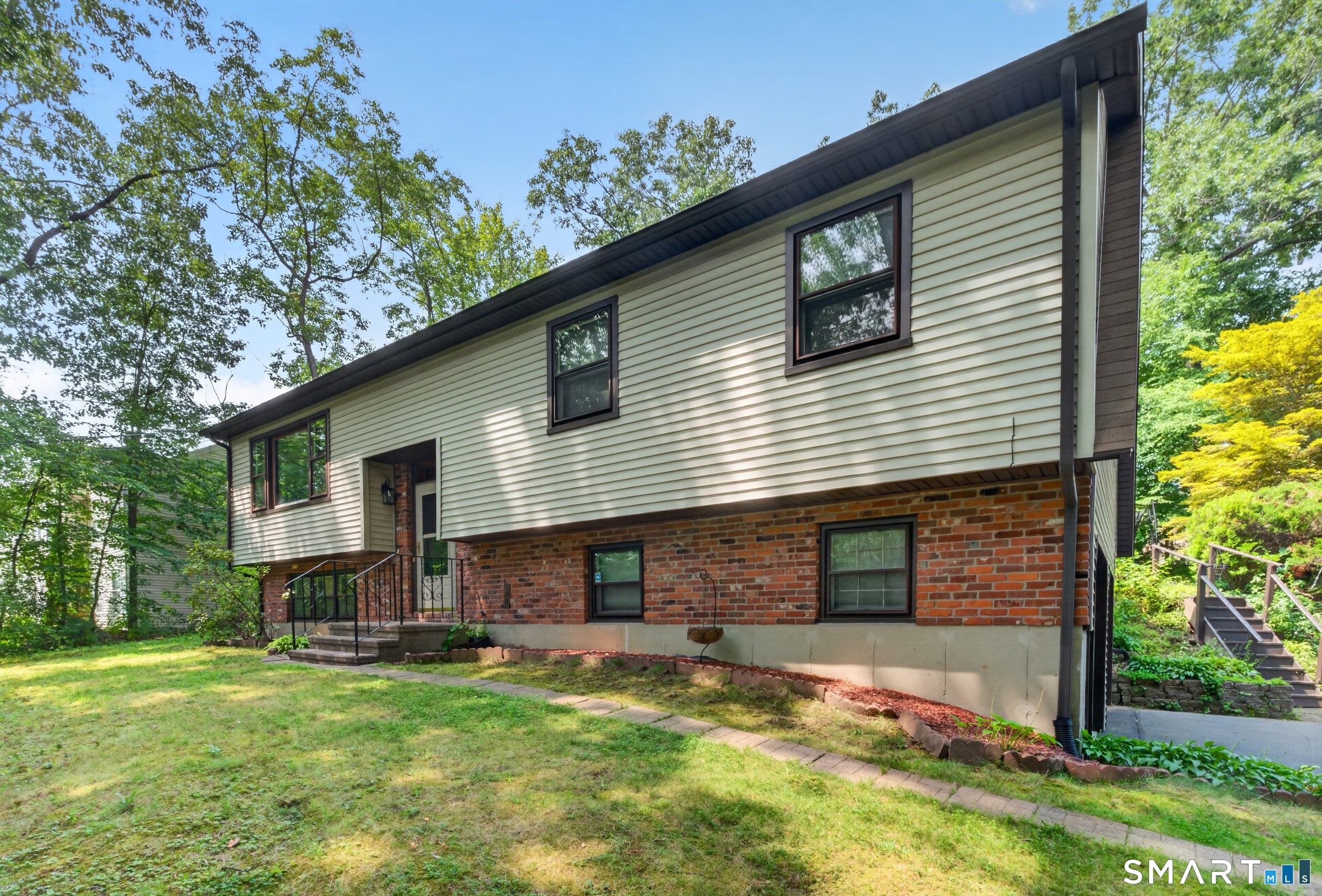 102 Colony Road