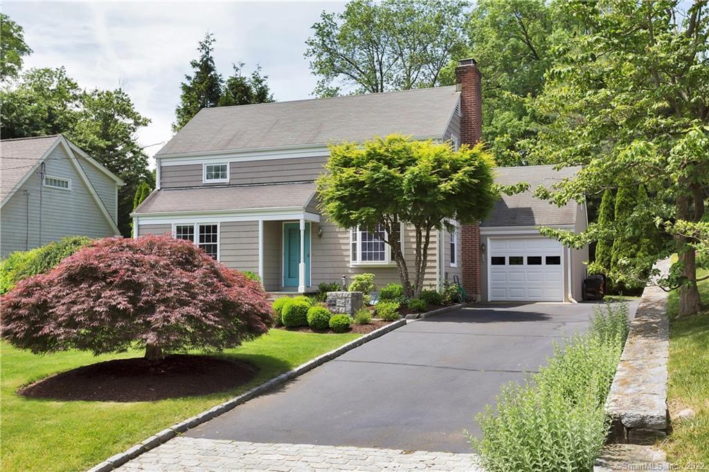 Photo 1 of 12 Robin Hood Lane, Darien, Connecticut, $1,050,000, Web #: 170093983