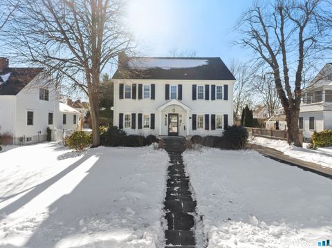 Photo of 126 Lalley Boulevard, Fairfield, CT 06824 (MLS # 24154340)