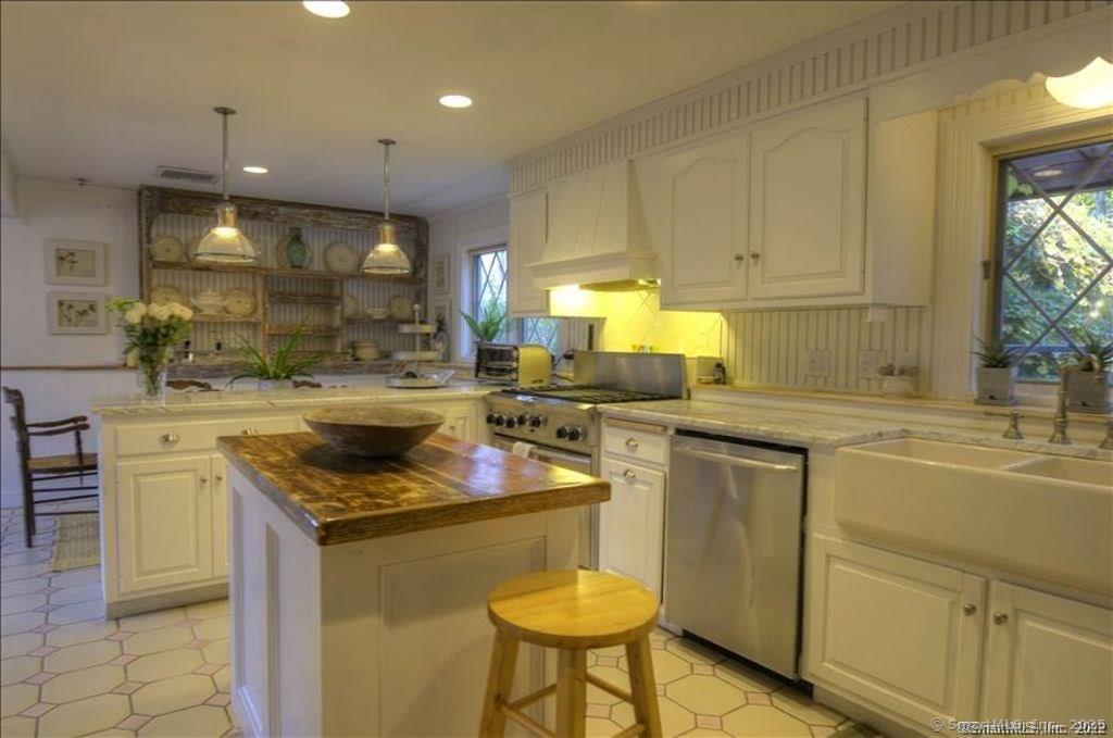 38 Strawberry Ridge