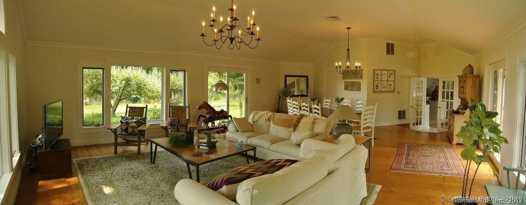 38 Strawberry Ridge