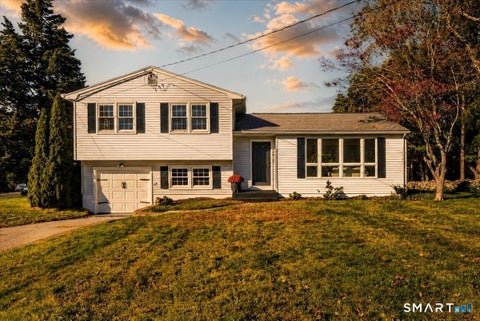 Photo of 29 Old Black Point Road, East Lyme, CT 06357 (MLS # 24216130)
