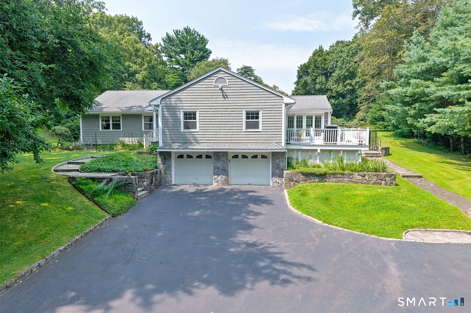 570 Burr Street