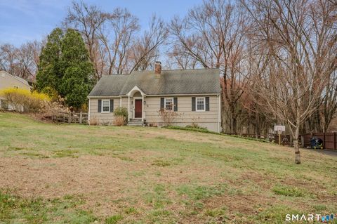 Photo of 32 Greenbriar Lane, Newtown, CT 06470 (MLS # 24165201)