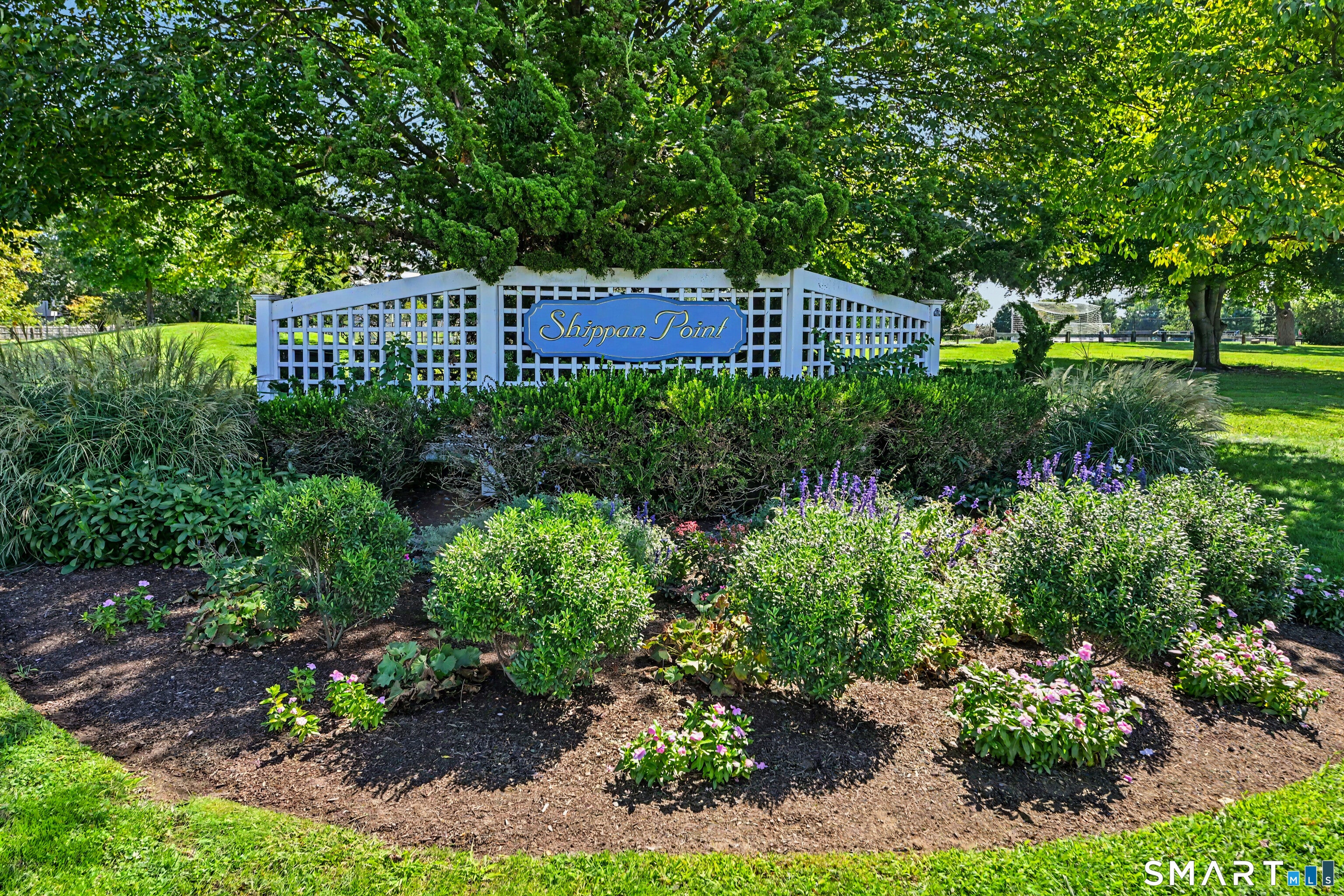 90 Rockledge Drive
