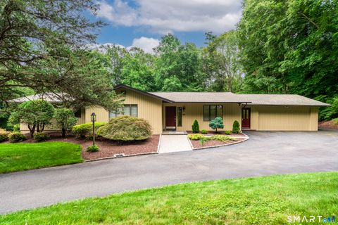 Homes For Sale - 36 Bunker Hill Drive<br/> Trumbull, CT 06611