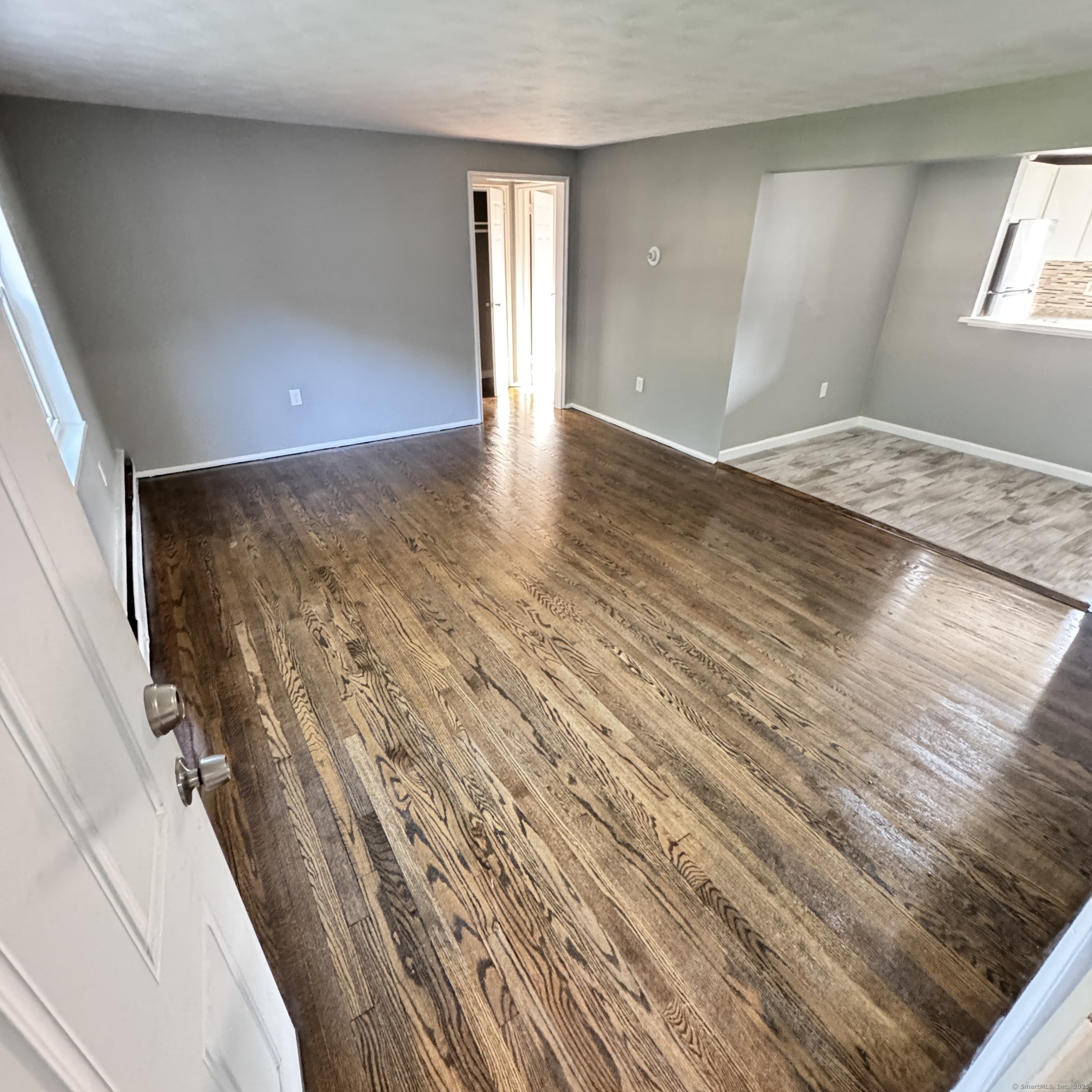 Rental Property at Eastern Street E-5, New Haven, Connecticut - Bedrooms: 1 
Bathrooms: 1 
Rooms: 4  - $1,550 MO.