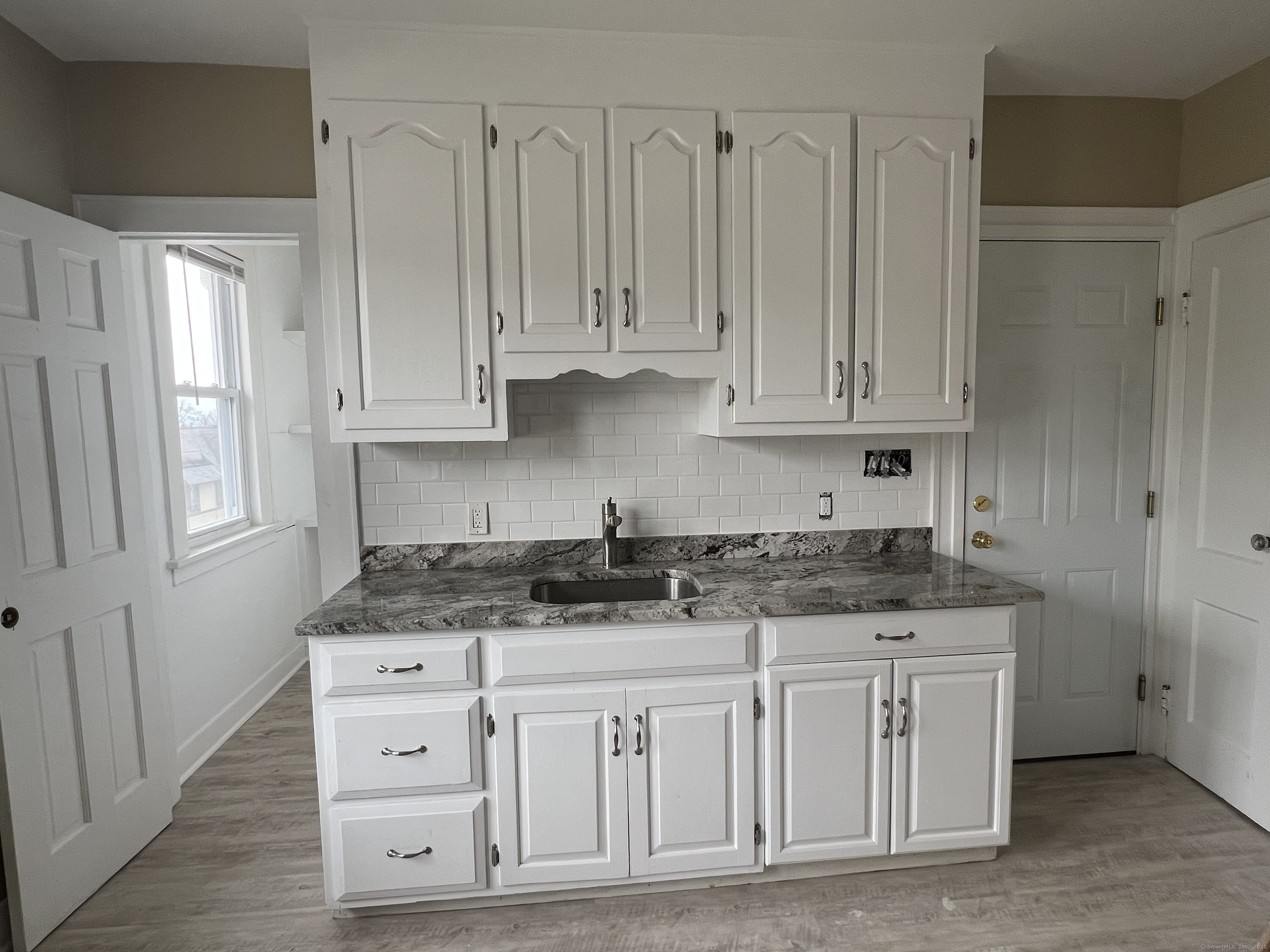 Rental Property at Hawley Avenue, Bridgeport, Connecticut - Bedrooms: 2 
Bathrooms: 1 
Rooms: 6  - $2,150 MO.