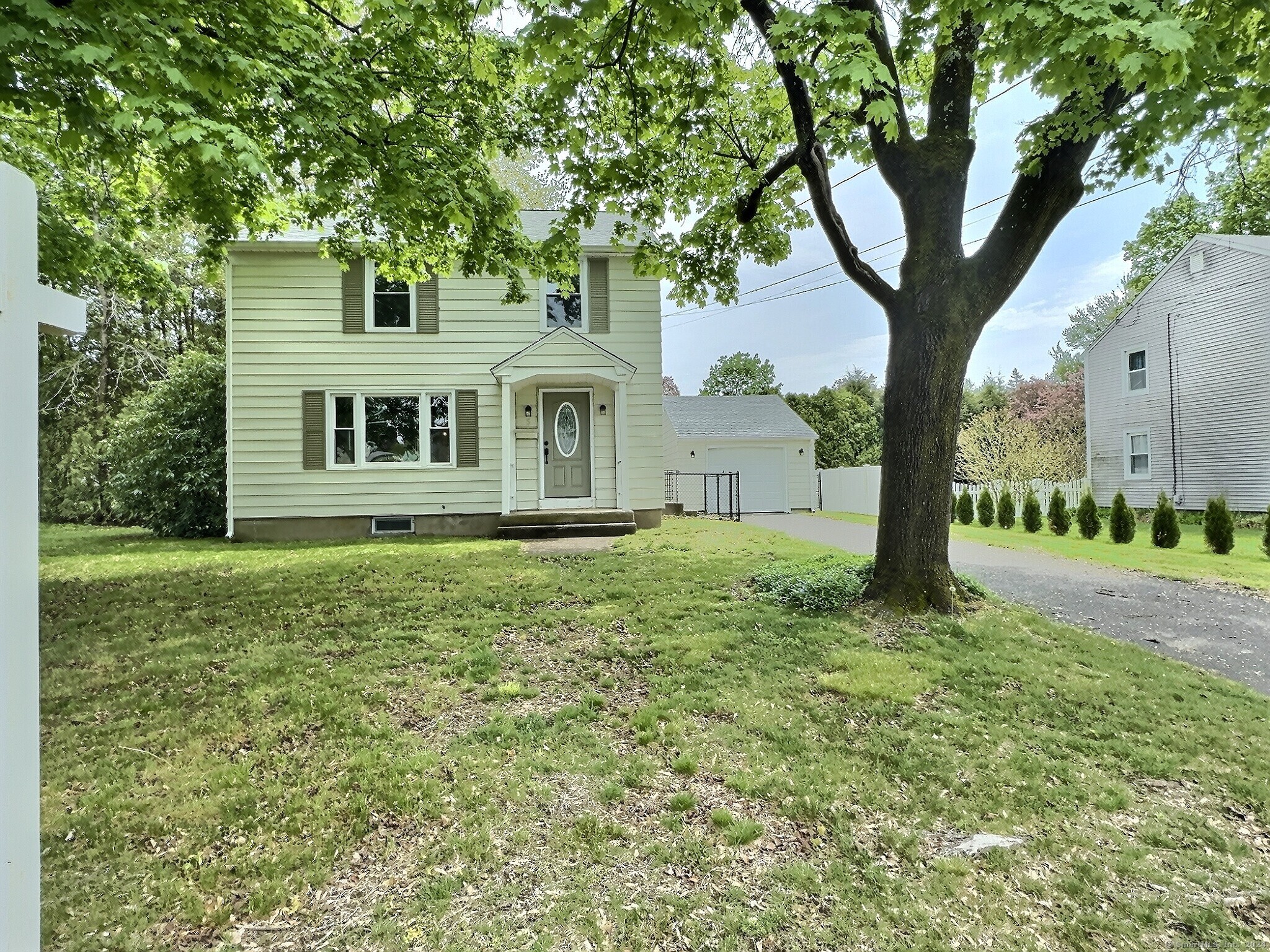 Property for Sale at 5 Allen Street, Enfield, Connecticut - Bedrooms: 3 
Bathrooms: 2 
Rooms: 6  - $289,000