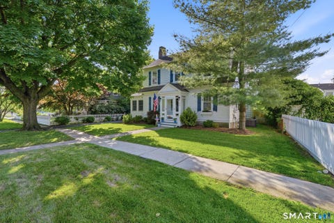 Homes For Sale - 313 Old Post Road<br/> Fairfield, CT 06824