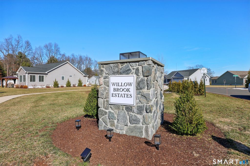 Photo of 152 Willow Brook Drive, Farmington, CT 06032 (MLS # 24157304)