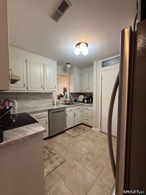 Tiny photo for 462 Glendale Avenue #20, Bridgeport, CT 06606 (MLS # 24143455)