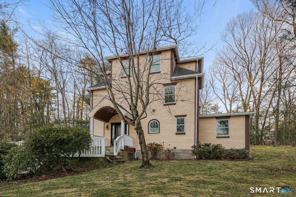 Photo of 31 Oxford Court, Simsbury, CT 06070 (MLS # 24149355)