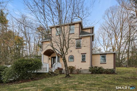 Photo of 31 Oxford Court, Simsbury, CT 06070 (MLS # 24149355)
