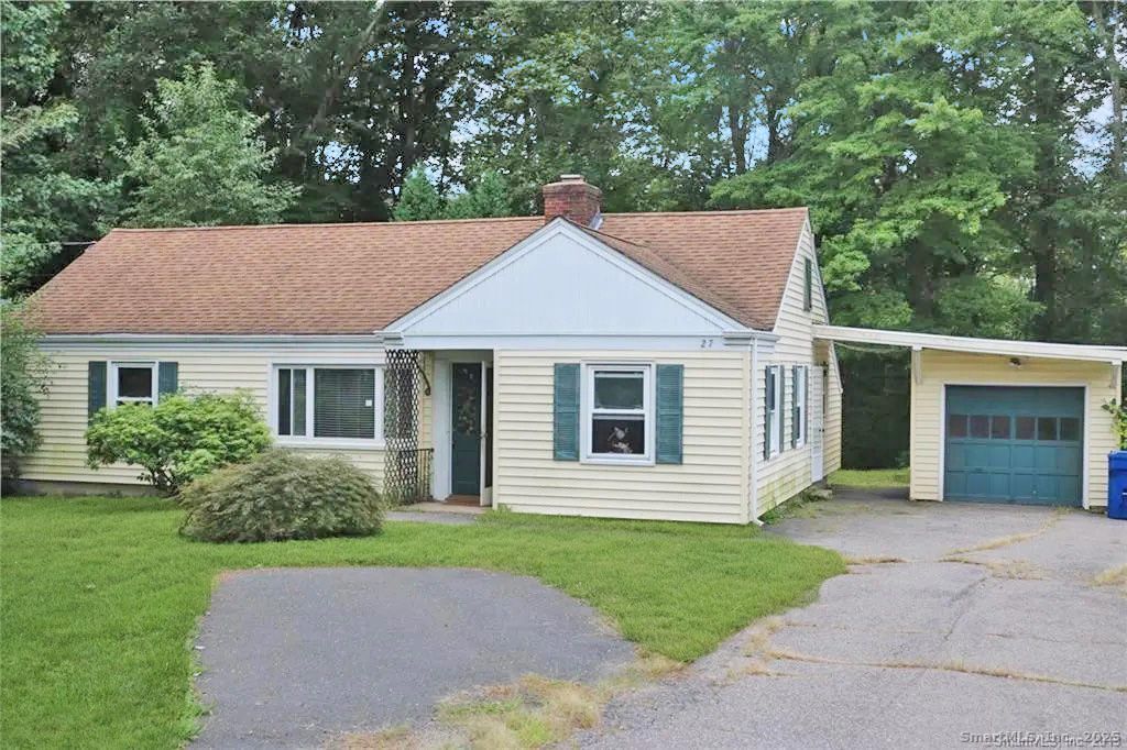 Photo of 27 Fyler Drive, Windsor, CT 06095 (MLS # 24142928)
