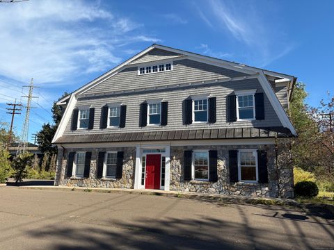 76 Tokeneke Road Darien CT 06820