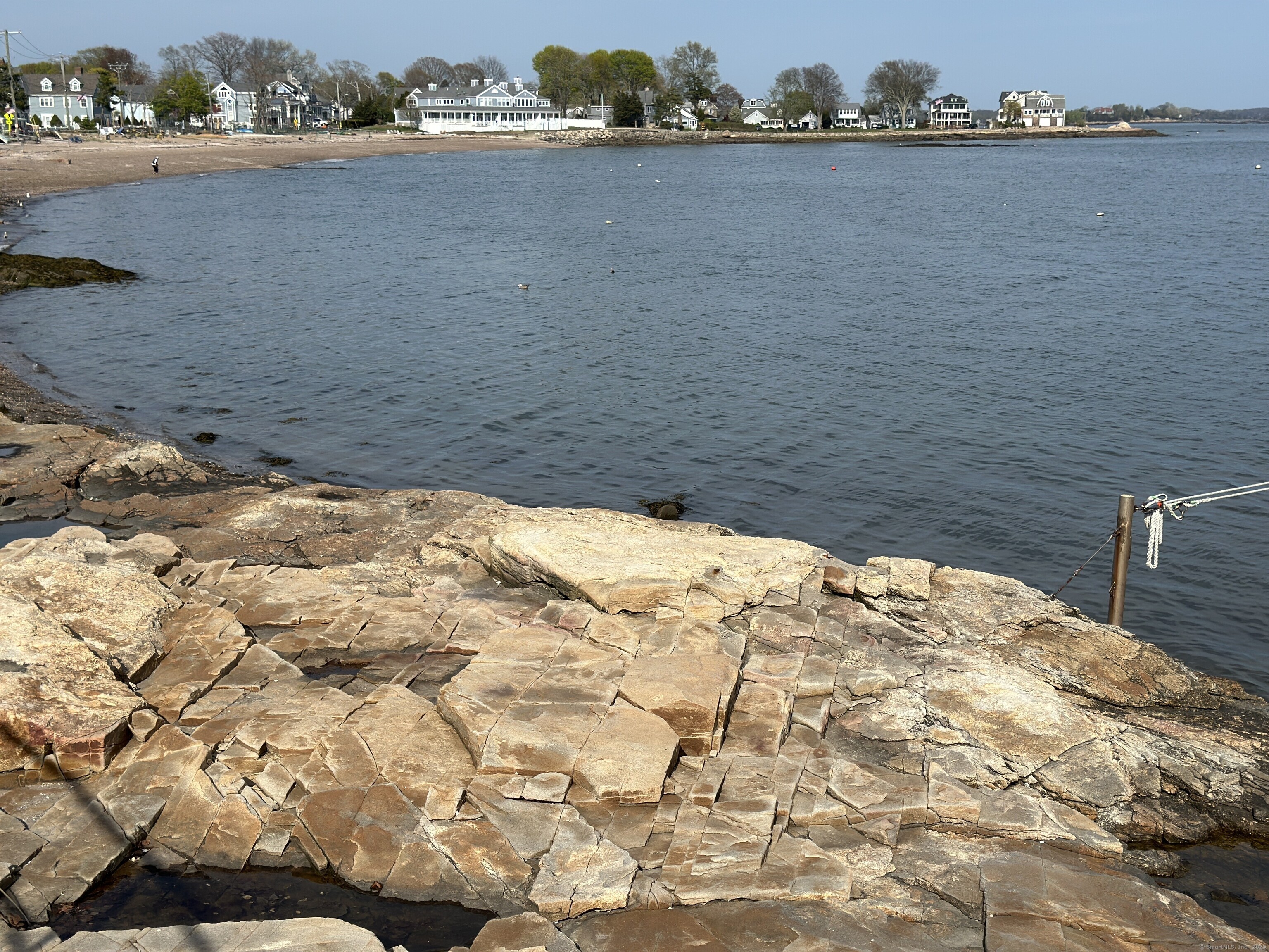 Sybil Avenue, Branford, Connecticut - 2 Bedrooms  
2 Bathrooms  
4 Rooms - 