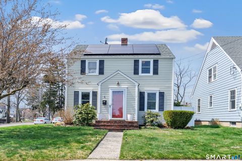 Photo of 5 Charlton Street, Stratford, CT 06614 (MLS # 24167354)