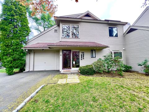 320 Strawberry Hill Avenue APT 12 Stamford CT 06902