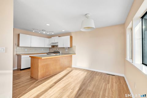 Tiny photo for 675 Townsend Avenue #104, New Haven, CT 06512 (MLS # 24152127)