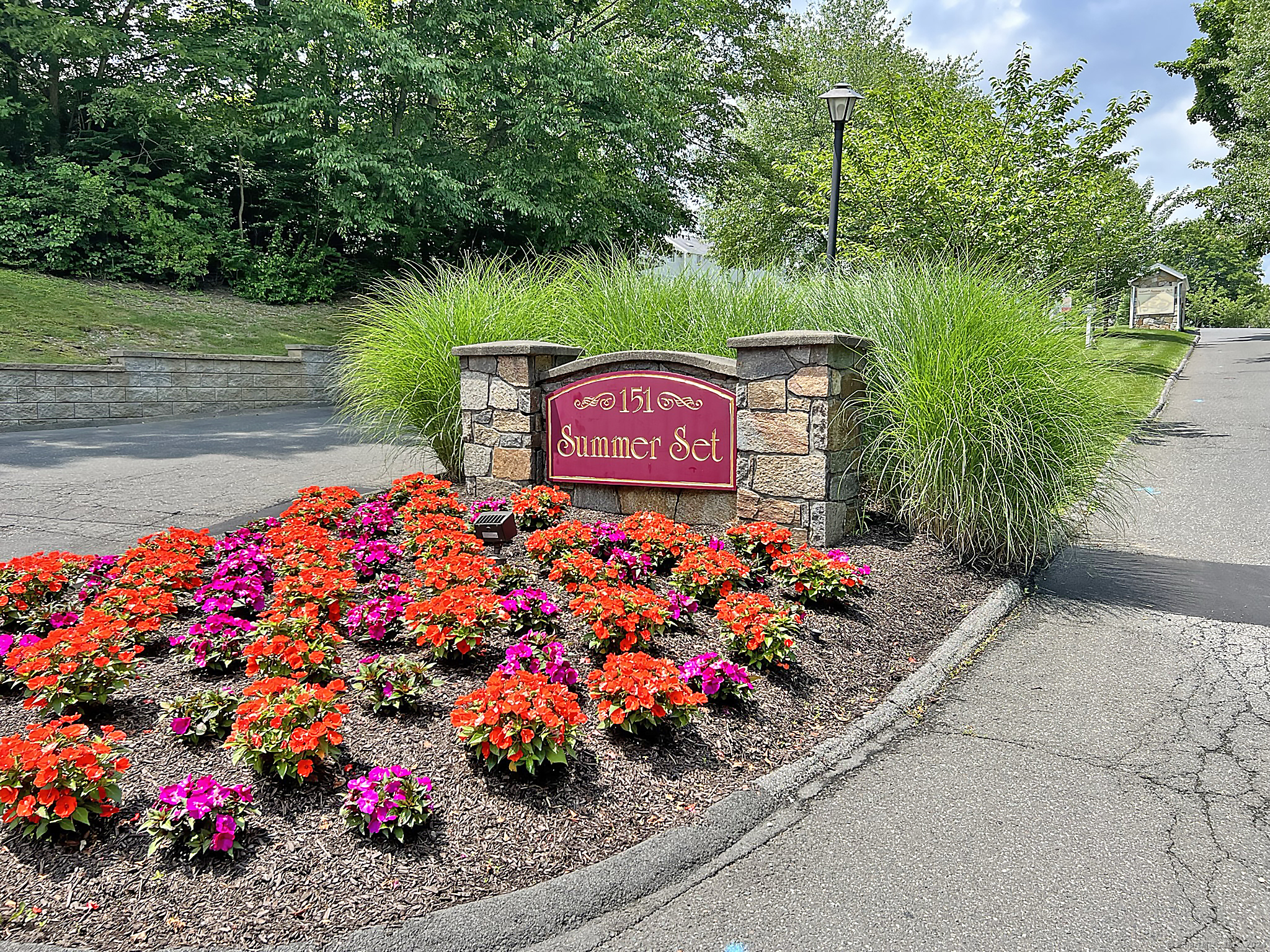 Property for Sale at 151 Shelter Rock Road 29, Danbury, Connecticut - Bedrooms: 2 
Bathrooms: 2 
Rooms: 4  - $299,000