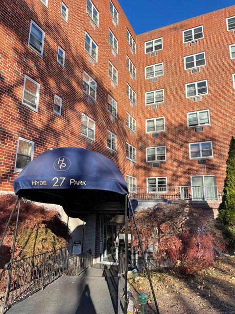 Tiny photo for 27 Northill Street #3P, Stamford, CT 06907 (MLS # 24144323)