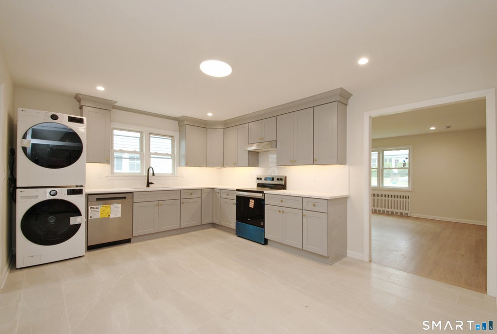 Photo of 306 Courtland Avenue #1, Stamford, CT 06906 (MLS # 24206135)