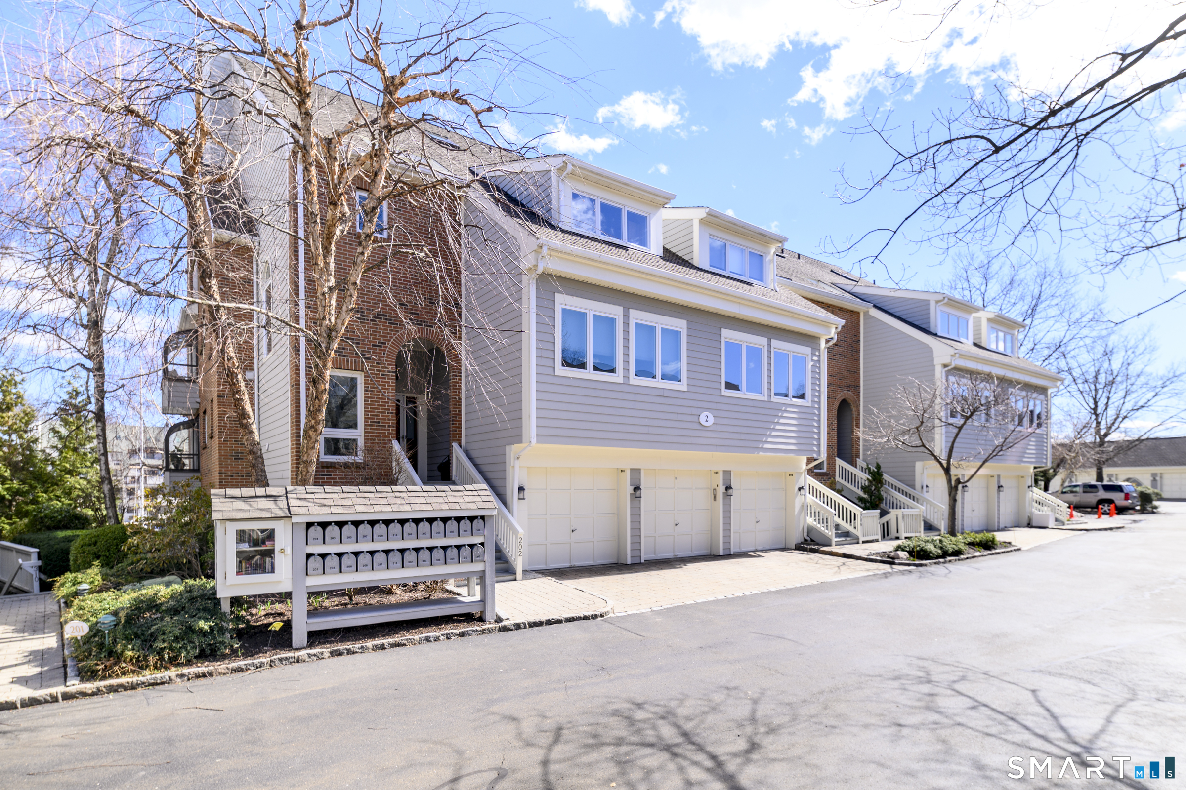 123 Harbor Drive APT 203