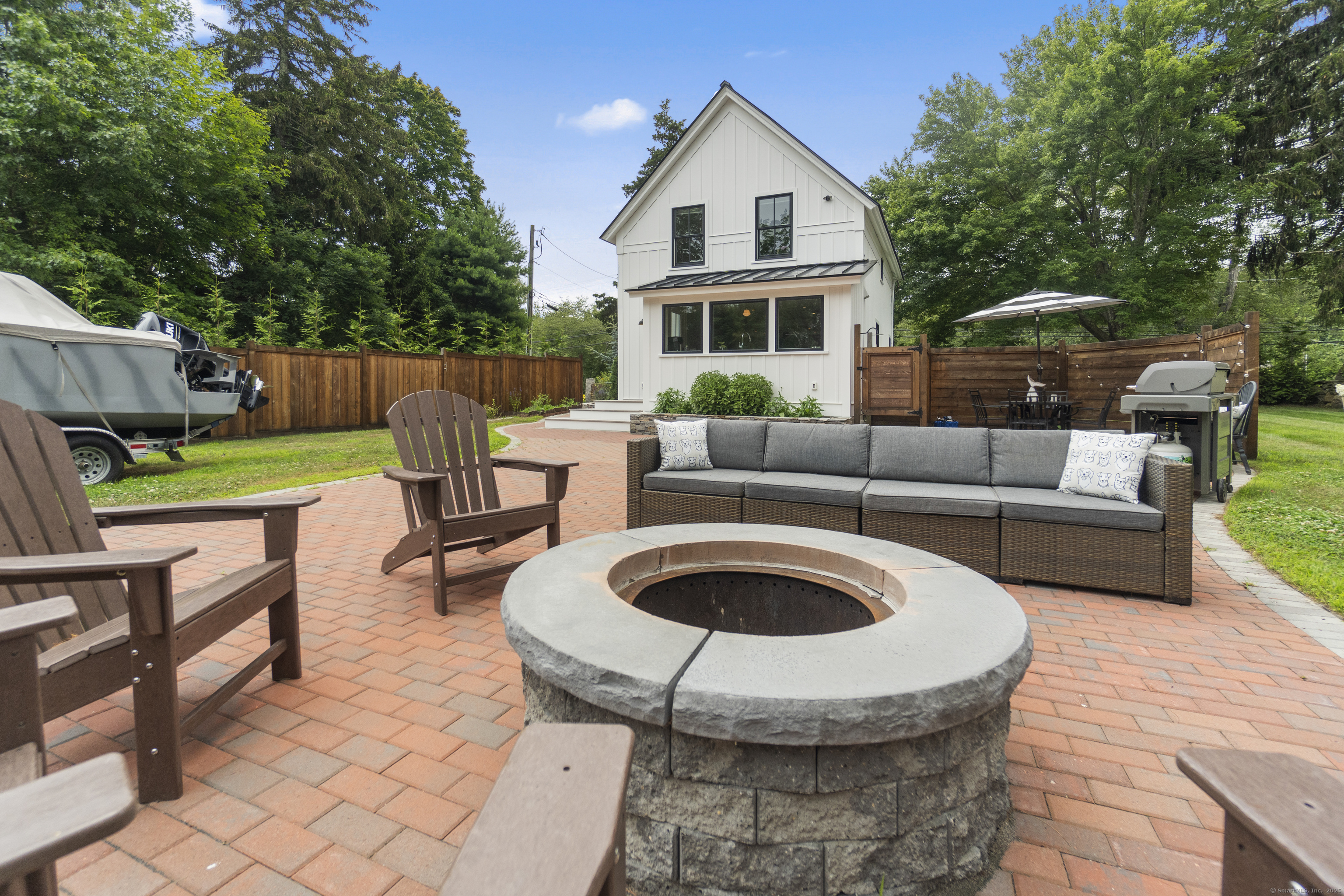 176 Great Neck Road