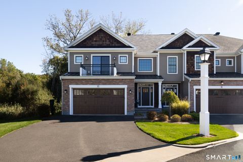Condo For Sale - 13 Yorkshire Court #13<br/> Farmington, CT 06032