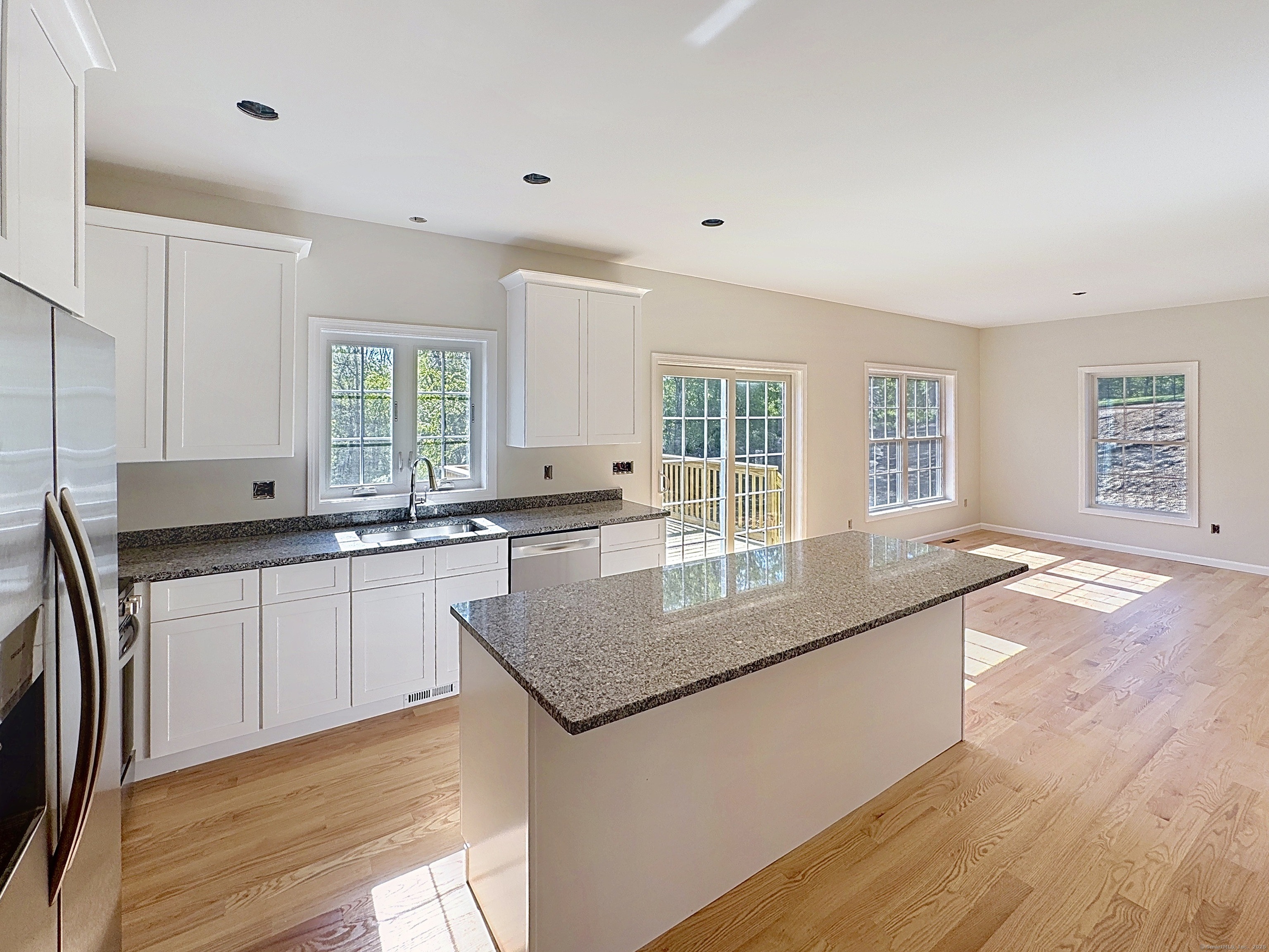 16 Tommy Court, Norwich, Connecticut image 3