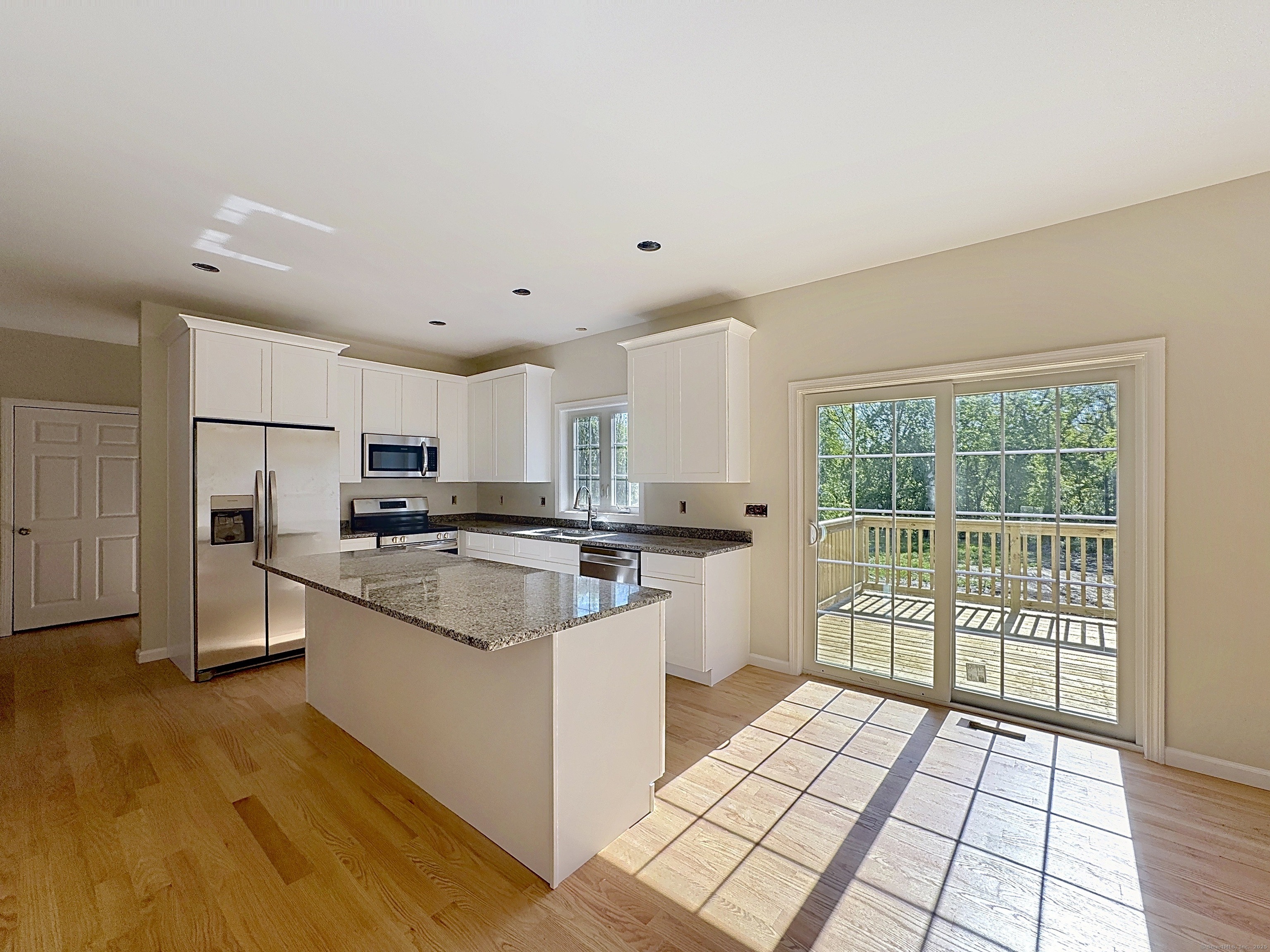 16 Tommy Court, Norwich, Connecticut image 4