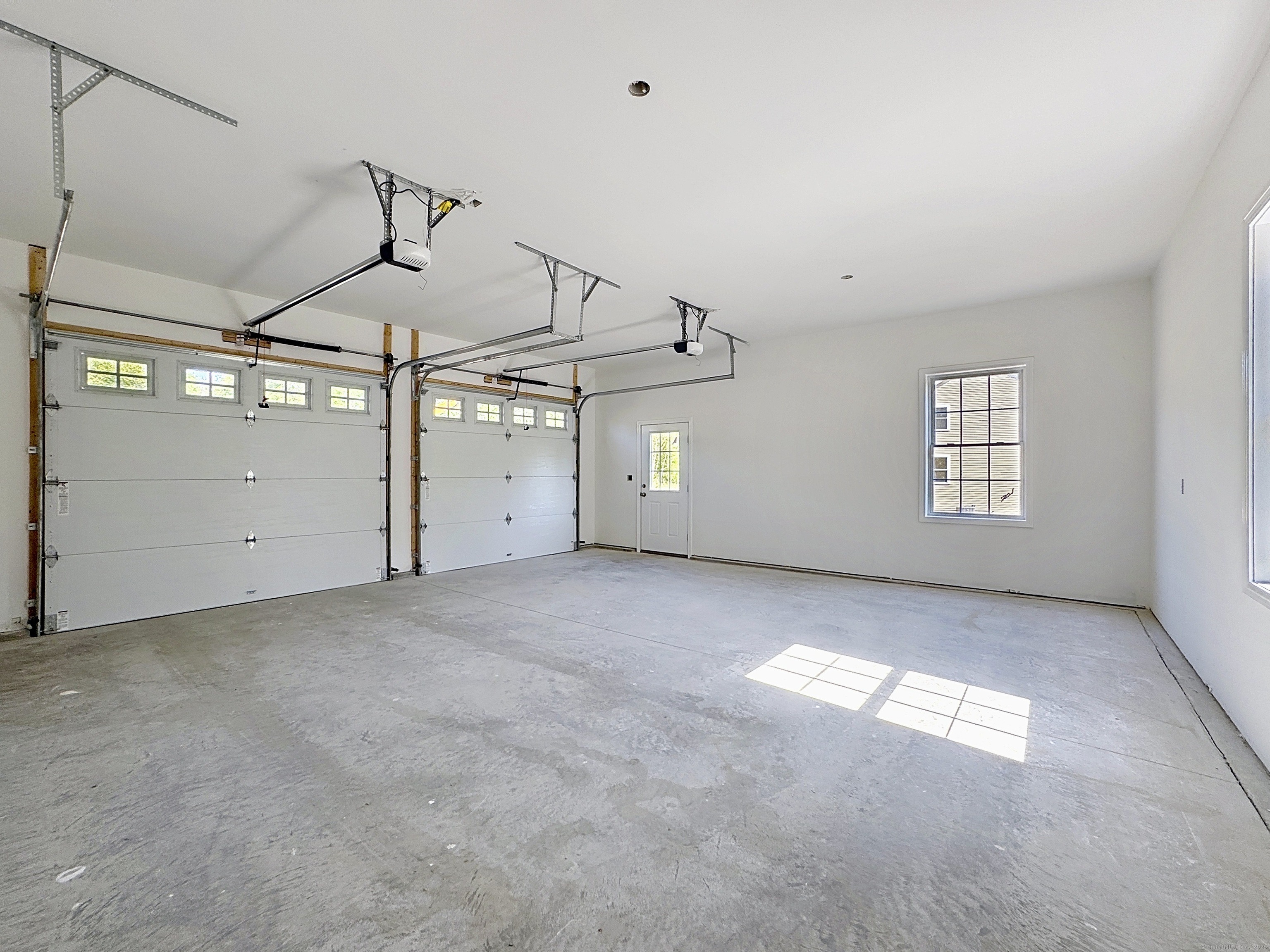 16 Tommy Court, Norwich, Connecticut image 33