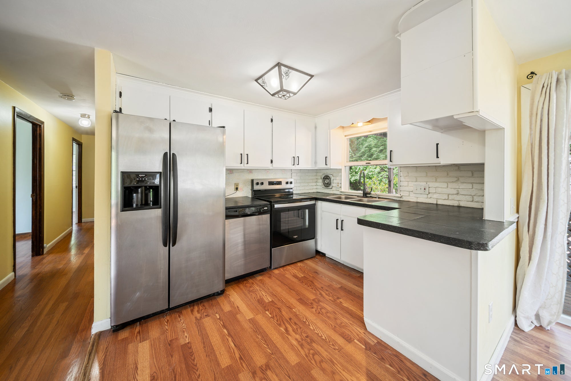 5 Redwood Street