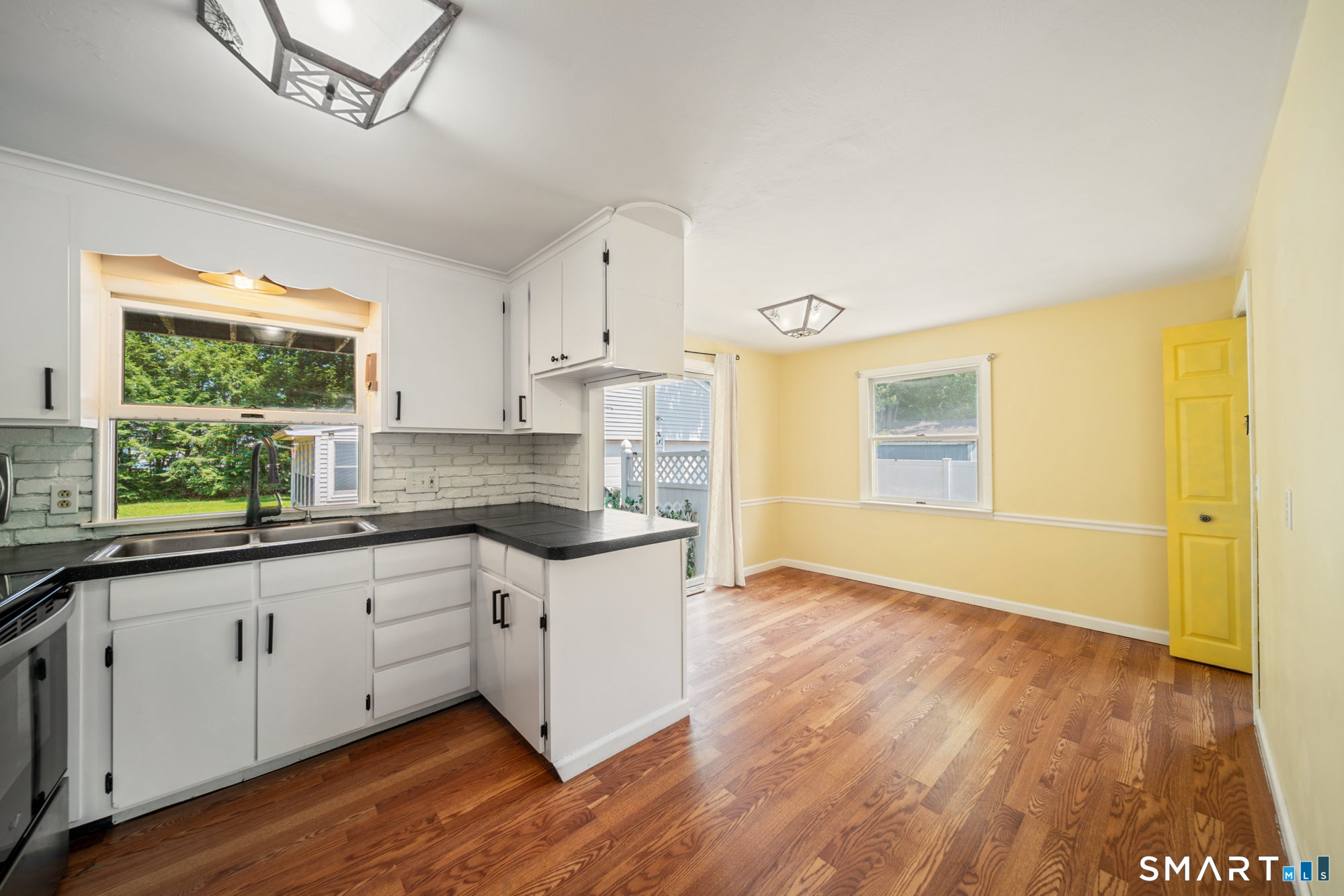 5 Redwood Street