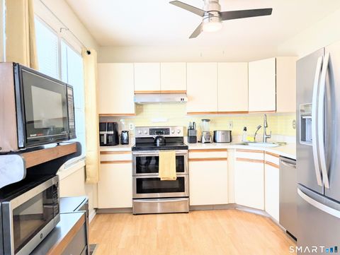 Tiny photo for 63 Summit Commons #63, Derby, CT 06418 (MLS # 24170357)