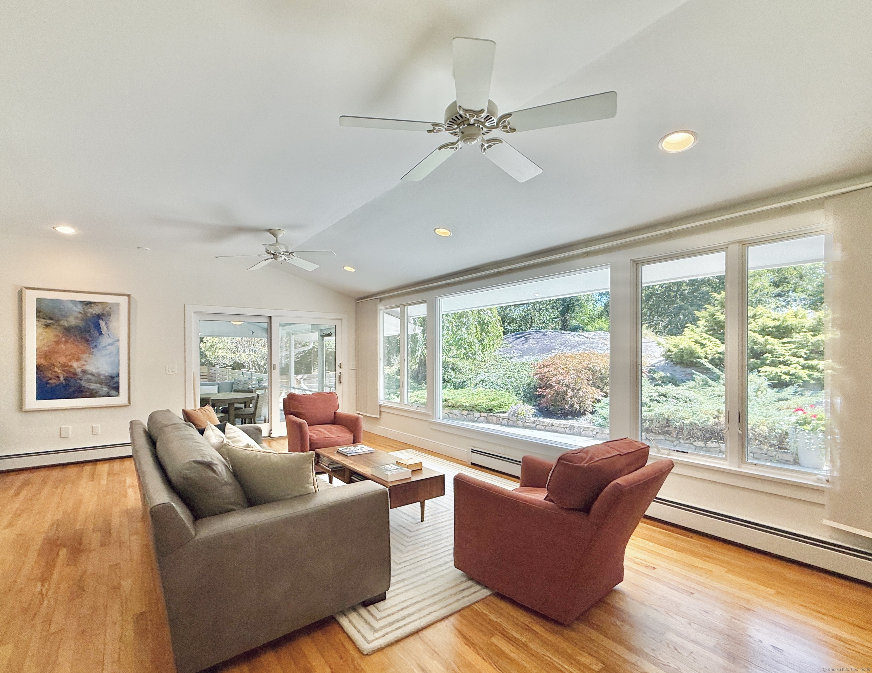 Norwalk, Connecticut 06853, United States, 3 Bedrooms Bedrooms, ,3 BathroomsBathrooms,Residential,Pending,205911