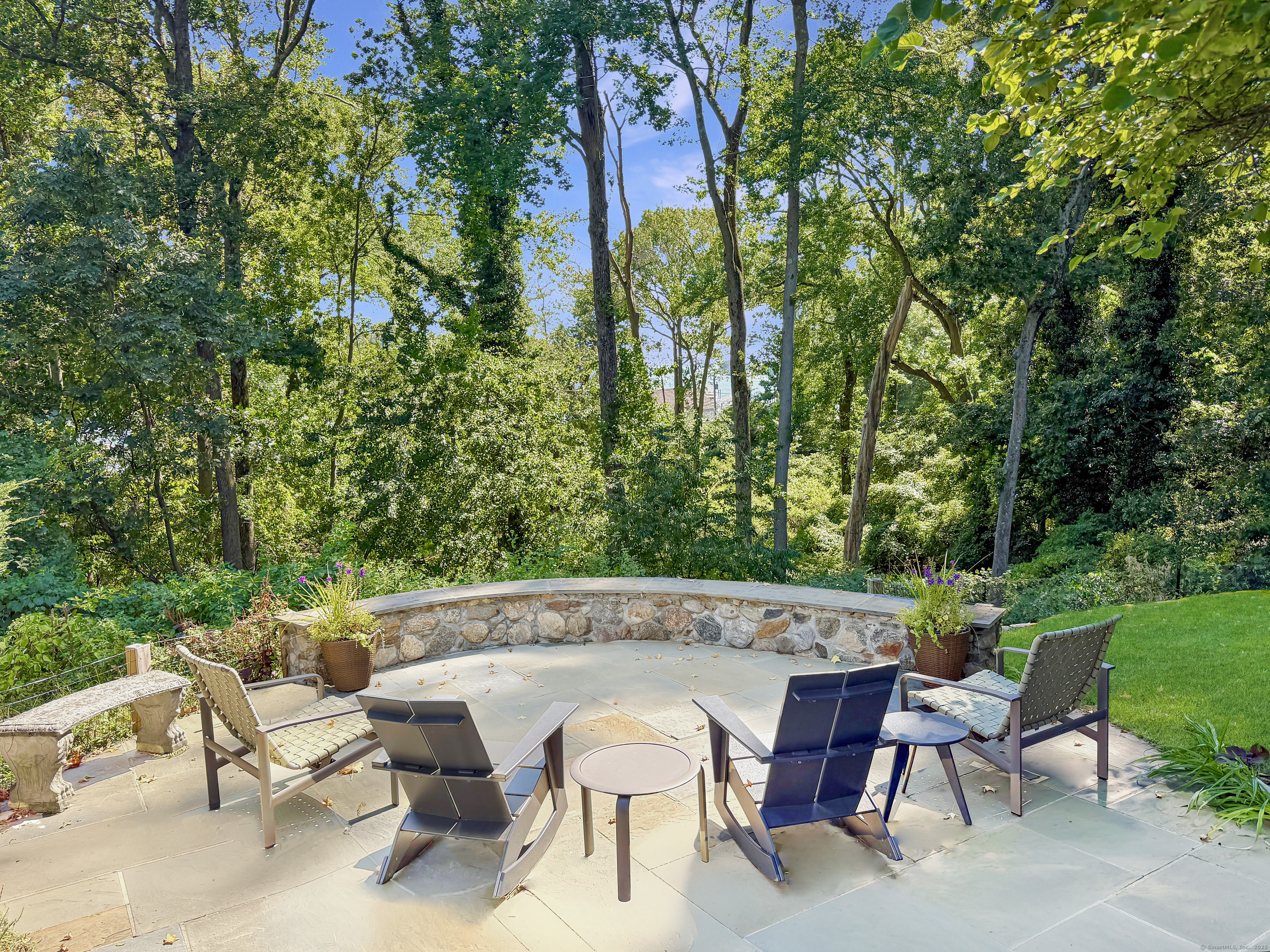 Norwalk, Connecticut 06853, United States, 3 Bedrooms Bedrooms, ,3 BathroomsBathrooms,Residential,Pending,205911