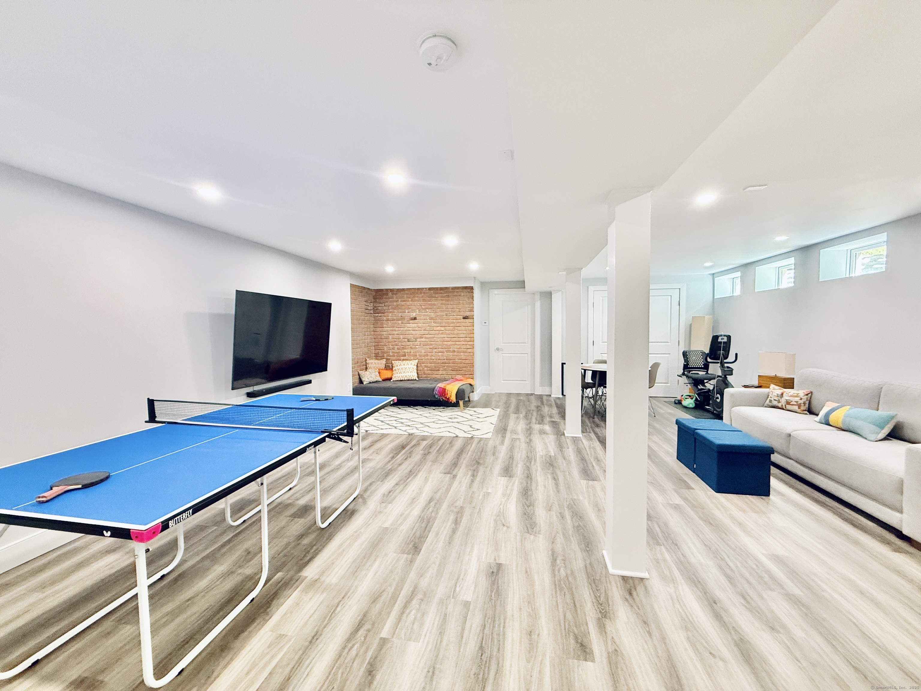 Norwalk, Connecticut 06853, United States, 3 Bedrooms Bedrooms, ,3 BathroomsBathrooms,Residential,Pending,205911