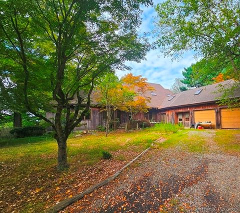 138 Merrimac Drive Trumbull CT 06611