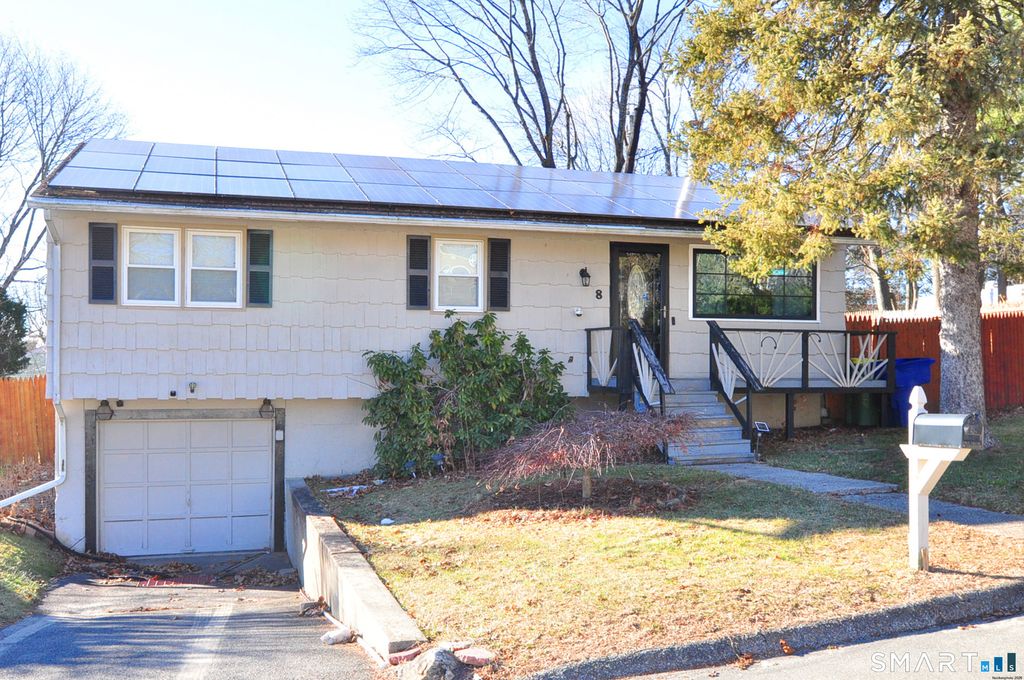 Photo of 8 Cornfield Road, Waterbury, CT 06704 (MLS # 24148369)