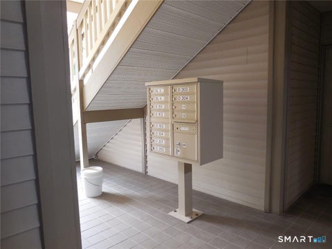 Tiny photo for 33 Langdon Court #D102, Berlin, CT 06037 (MLS # 24200590)