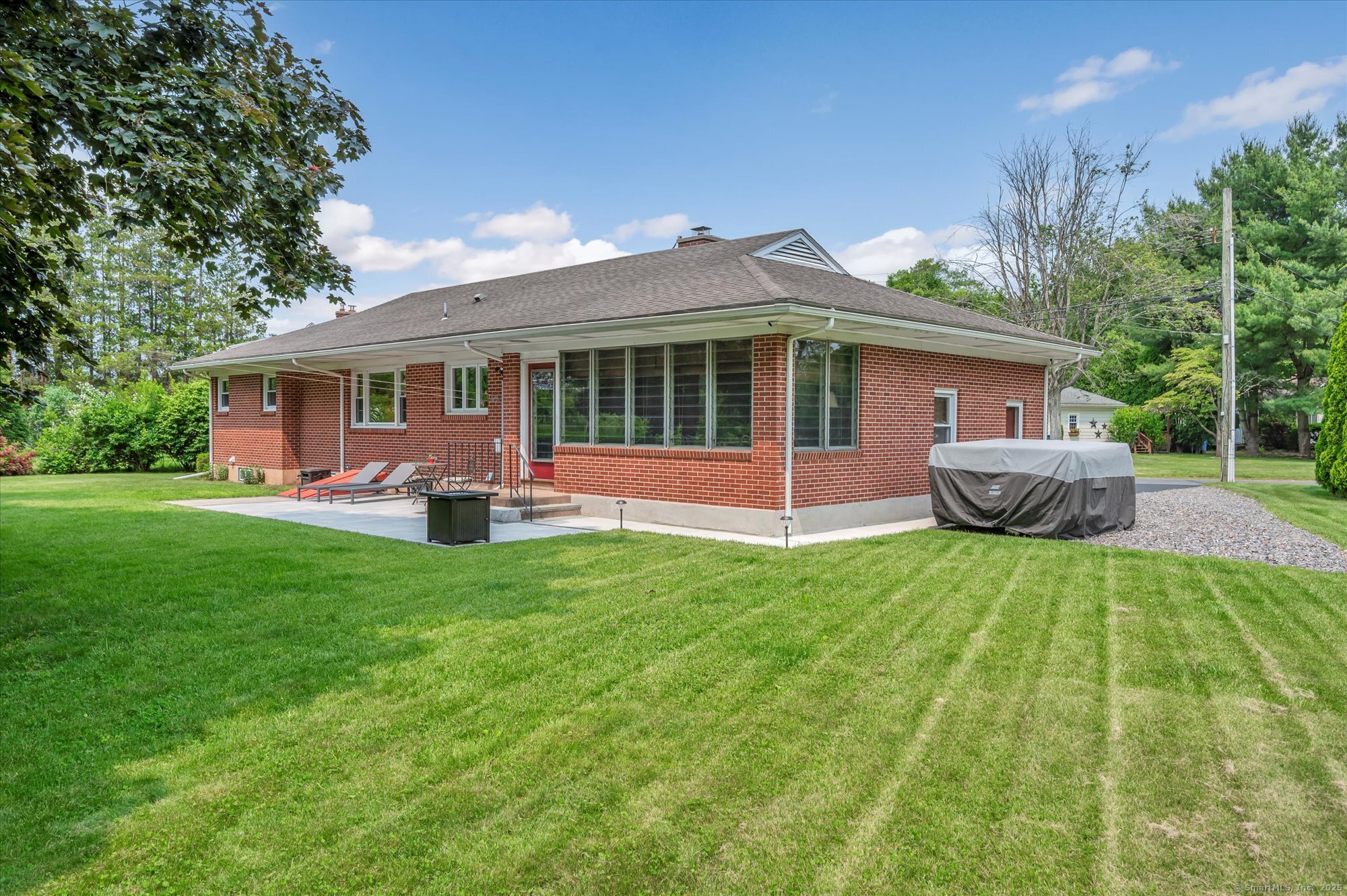 6 Woodlawn Drive