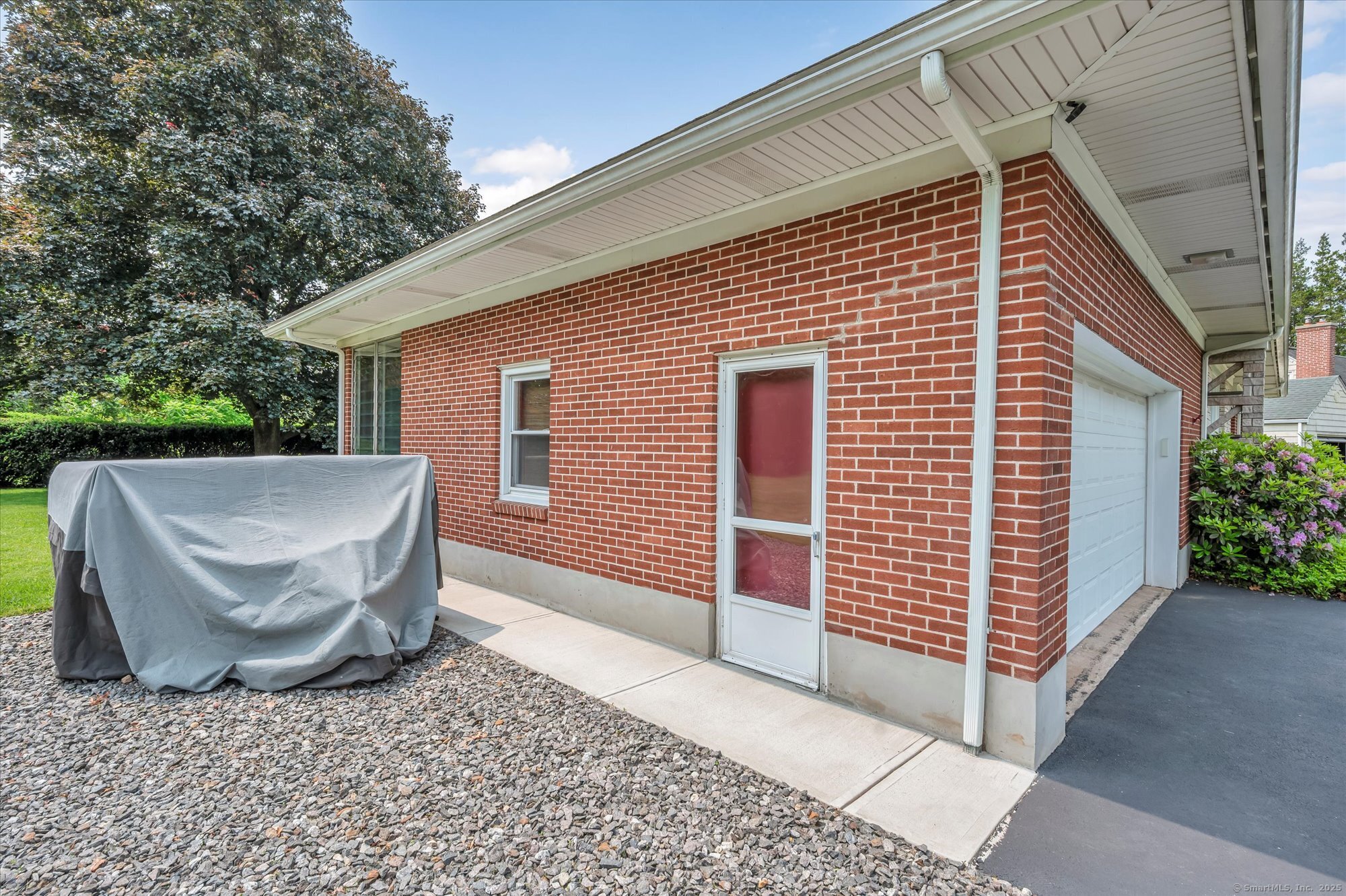 6 Woodlawn Drive